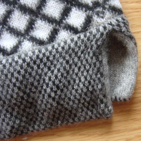 J.Crew Collection Cashmere Diamond Sweater | Size Medium - Picture 7 of 9